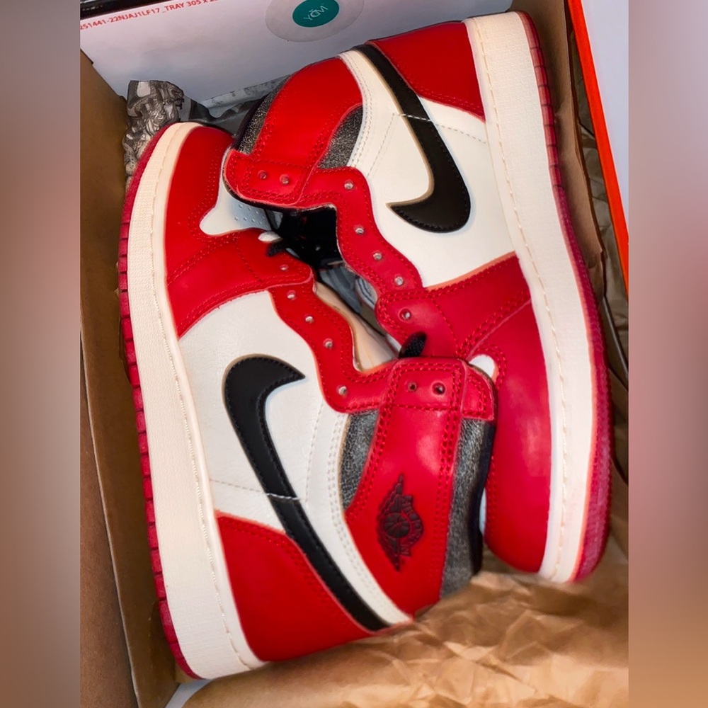 Lost and Found Chicago OG Jordans from Goat  
Size 6.5 Men Size 8 Women